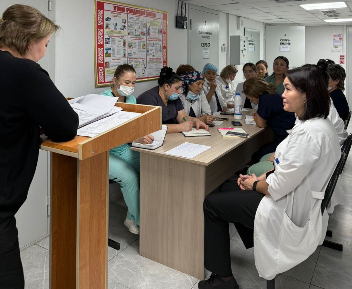 В городской поликлинике №18 проведены лекция и семинар на тему «Дифтерия: клиника, диагностика и лечение».